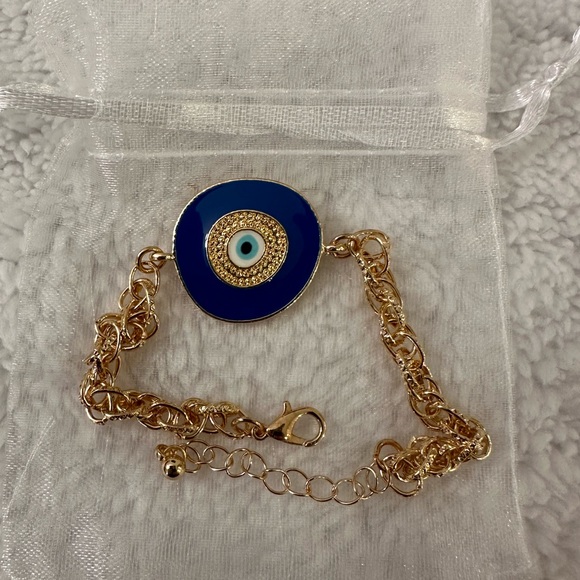Source Unknown Jewelry - NWOT Gold Tone, Blue Eye Bracelet